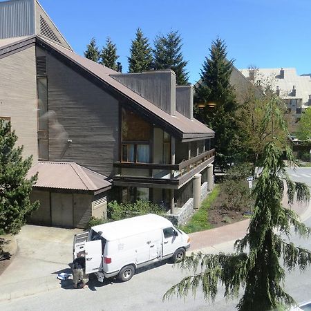 Clock Tower Resort Вістлер Екстер'єр фото